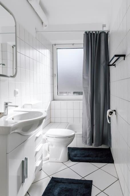 Komplett Neu: 2-Zi Zentral Im Altbau. 24H-Checkin คีล ภายนอก รูปภาพ